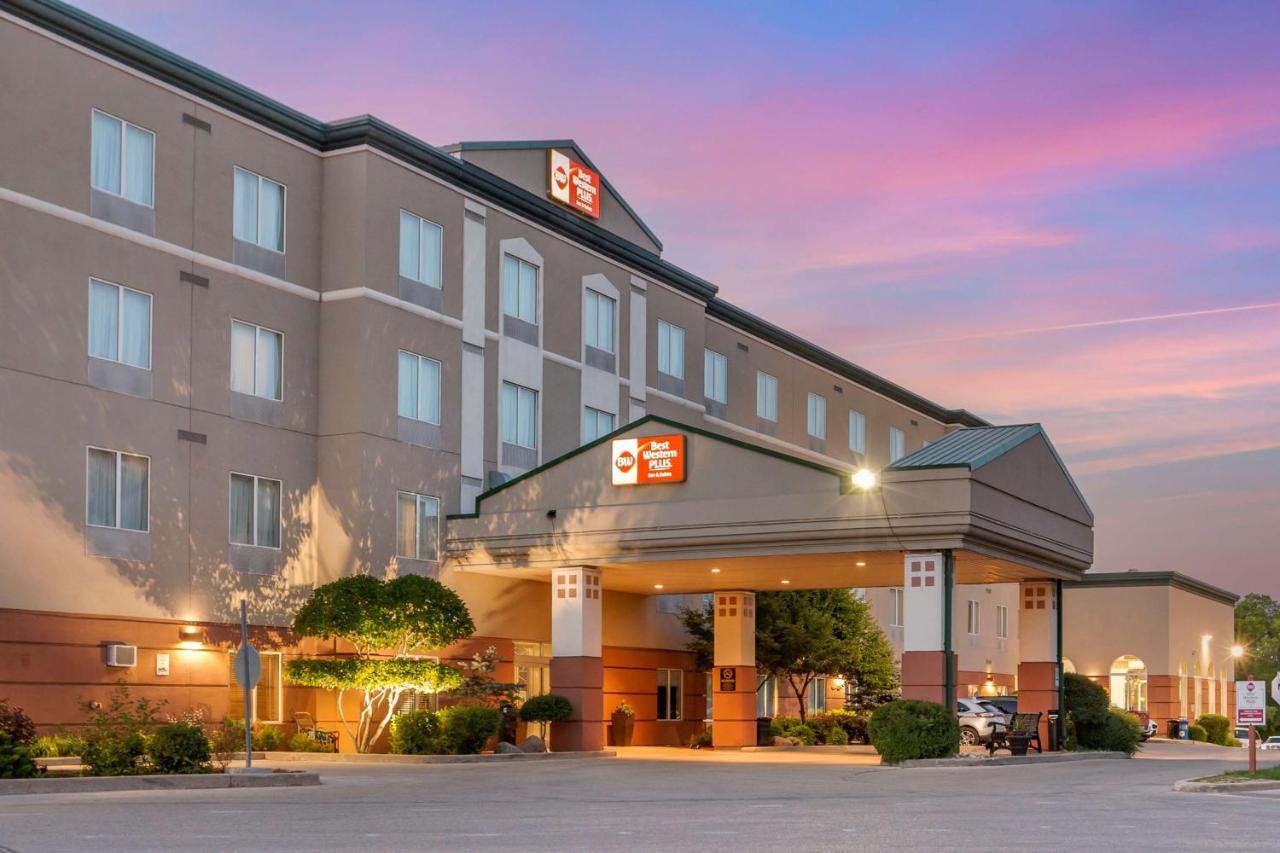 Western Pembina & Hotel