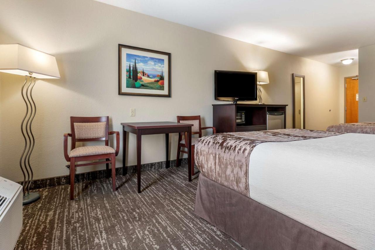 Hotel Western Pembina & 3*