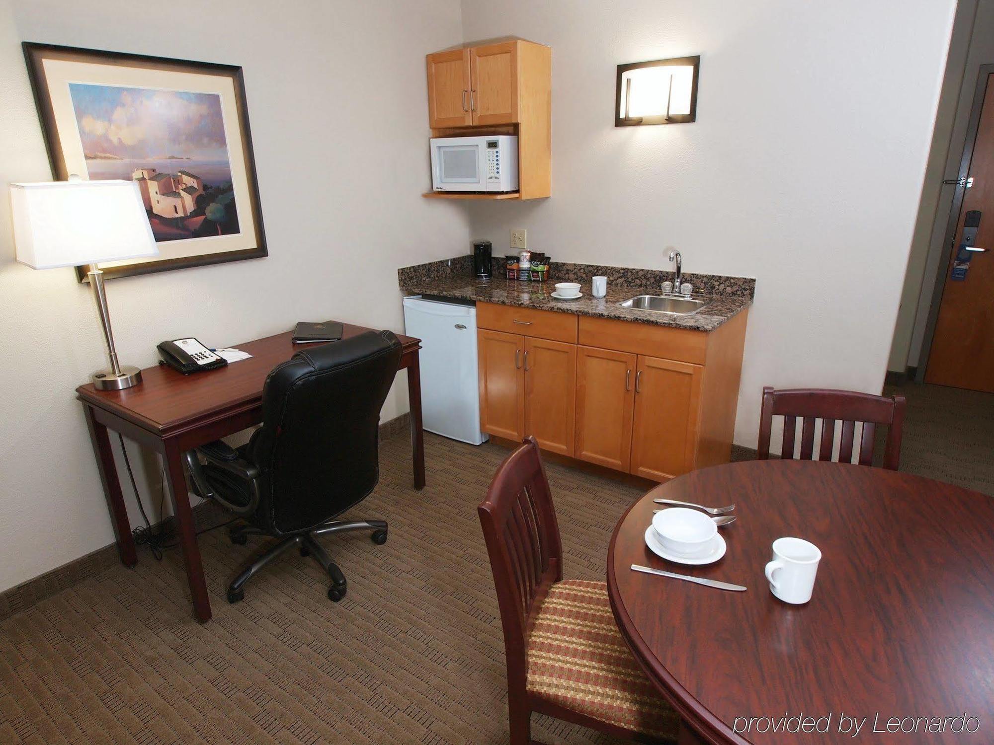 Hotel Western Pembina & Winnipeg