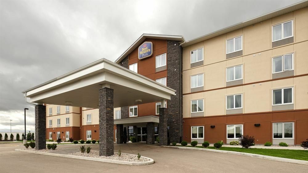 Western Pembina & Hotel